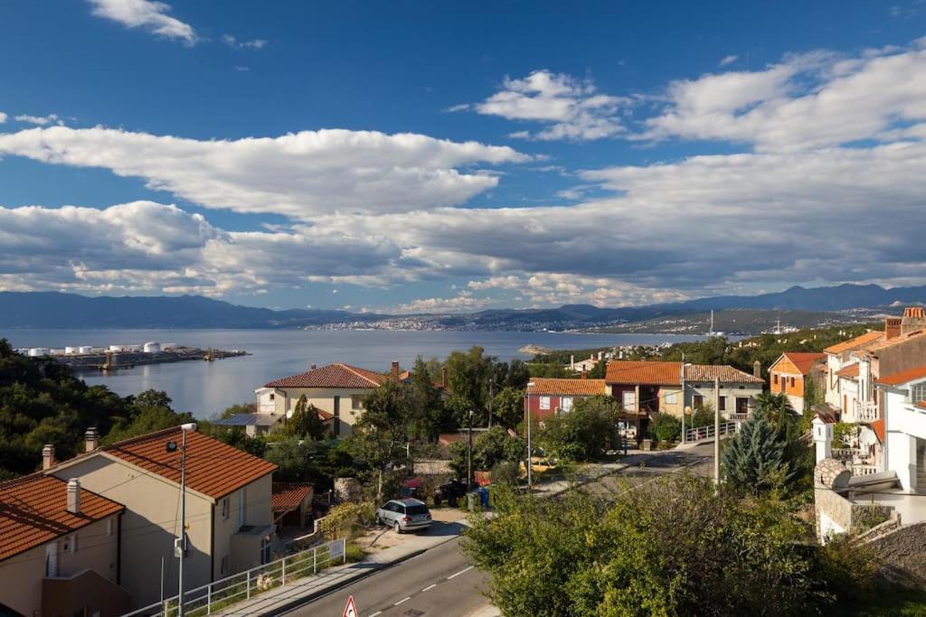 Villa Ajda - Green Room Omisalj Bagian luar foto